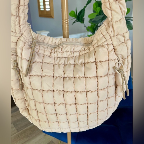 NWOT Urban Expressions Square Quilt Nylon Hobo Bag - Picture 3 of 7